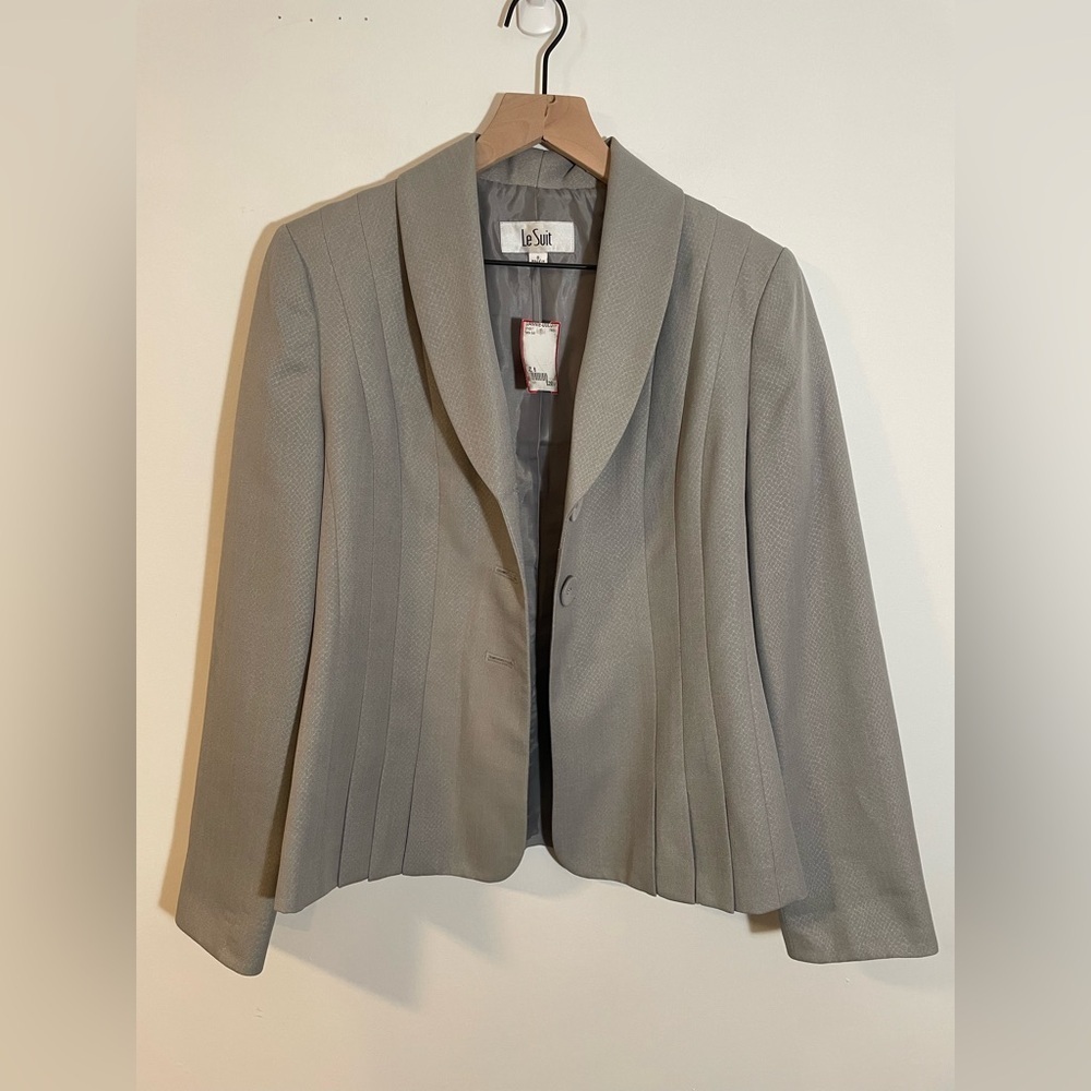 Le Suit Blazer Jacket Gray Silver Women’s Size 8 Professional Career Pleating - Picture 1 of 14